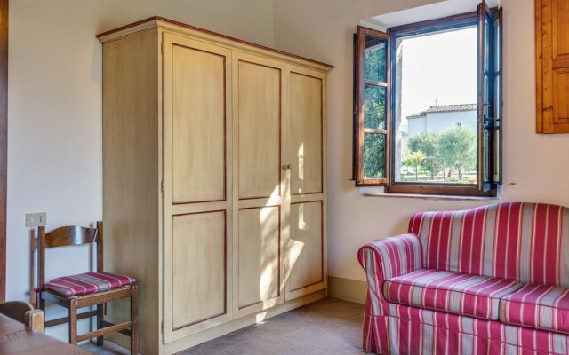 Scenic Apartment in Rapolano Terme with Swimming Pool