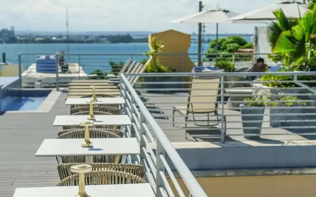 Palacio Provincial San Juan, Curio Collection by Hilton