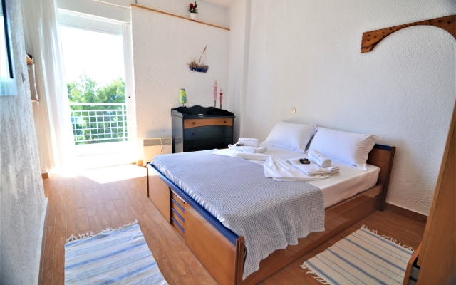 Zennova #15 Naftilos Family Summer House