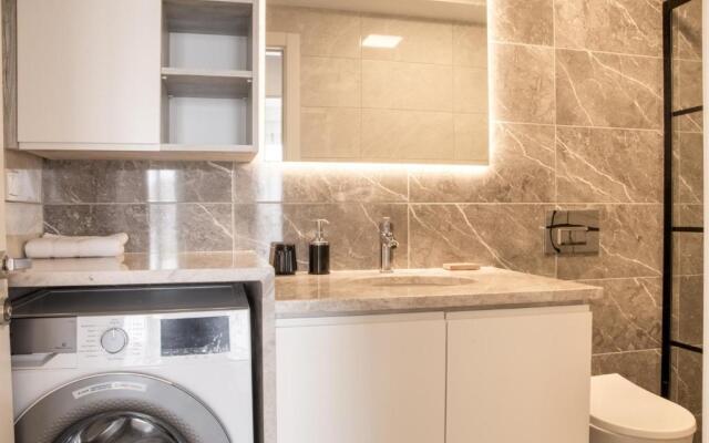 Spacious and Furnished Flat With Balcony in Izmir
