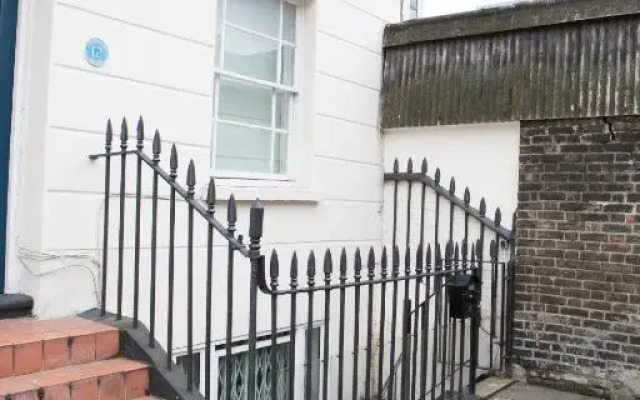 Apartment Next to Victoria Station