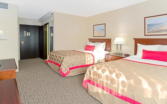 Ramada by Wyndham Waukegan/Great Lakes