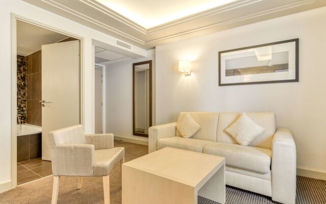 Zenitude Hotel la Valadière, an Ascend Collection Hotel