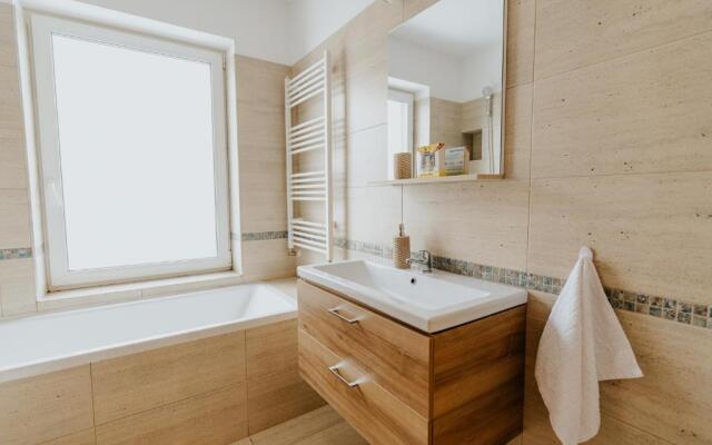 Lotus Apartman II