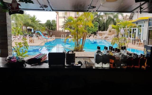 Ruysuk Hotel & Swimming Pool
