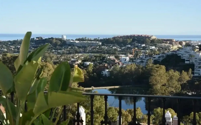 Outstanding Penthouse Near Puerto Banus