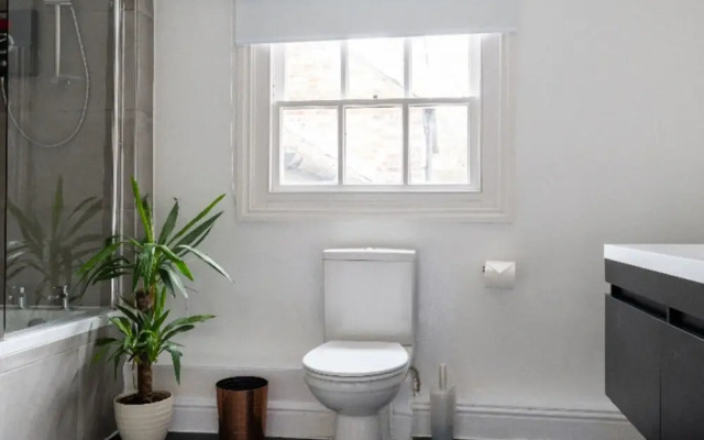 The Historic Gem - Sleek & Central 3bdr Maisonette