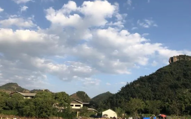 The  One – Outside – Lishui