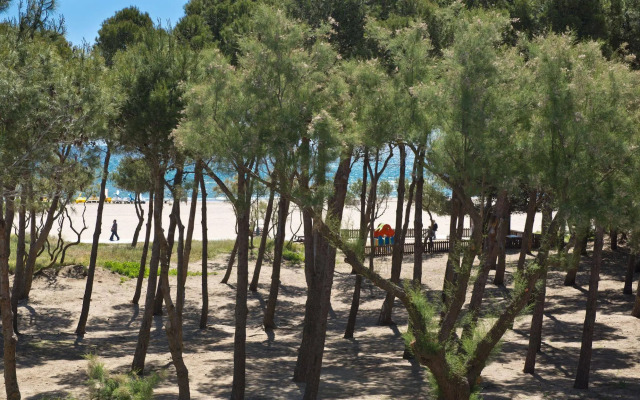 Apartamentos Sallés Beach