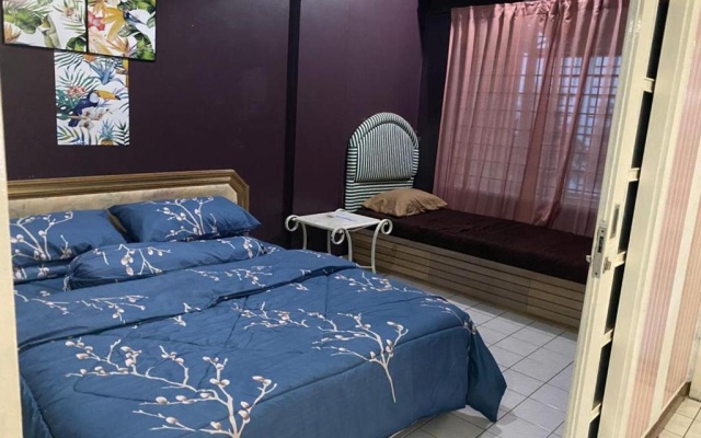 Paradise resort Apartment 2 bedroom Seaview and beachfront Family friendly unit – Guest Rooms – Port Dickson