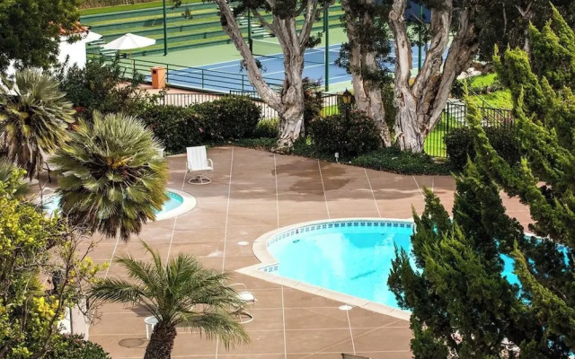 Southern Exposure w/ Private Balcony