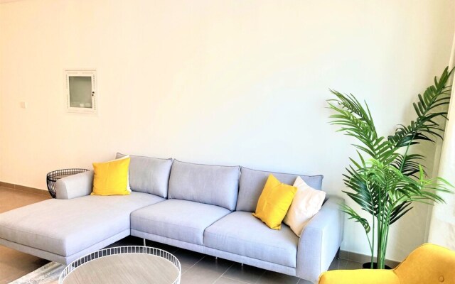 Gorgeous Newly Furnished 1bed in Dubai Hills