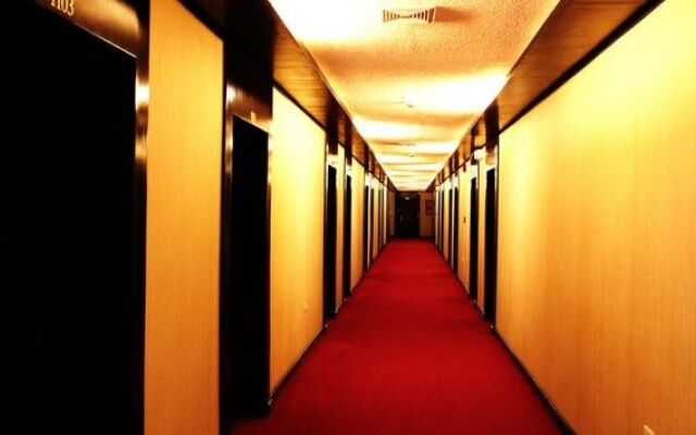 Royal Hotel