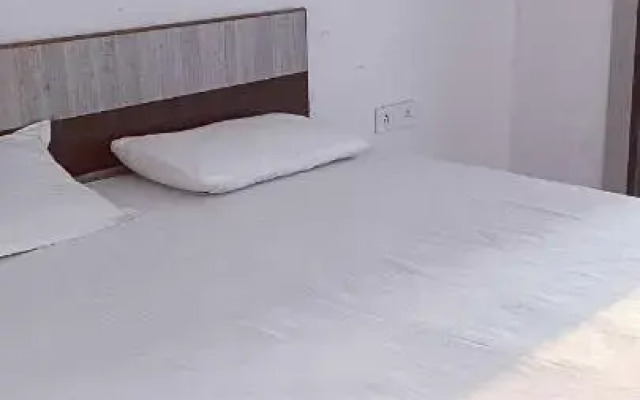 OYO 70092 Hotel Maharaja