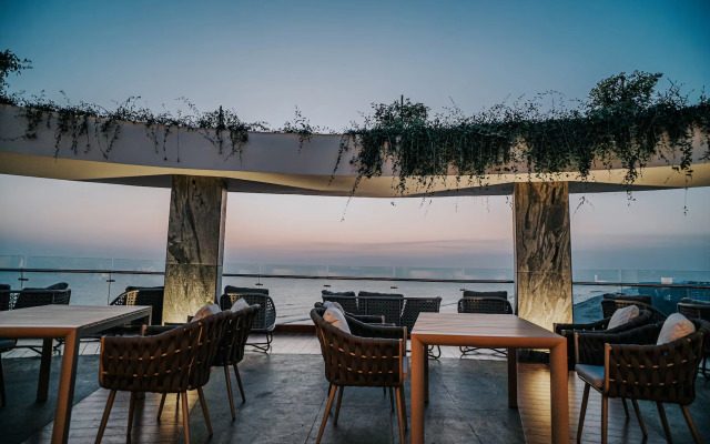 Ramada by Wyndham Cox's Bazar Kolatoli Beach