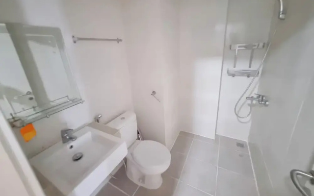 Modern Studio Near Ambarrukmo Plaza At Barsa City Apartment