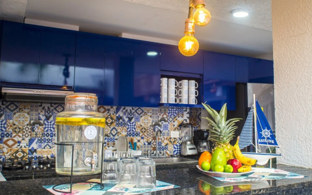 Casa del Puerto Hostel & Suites