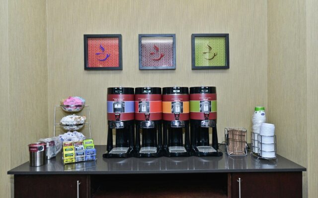 Hampton Inn & Suites Greensboro/Coliseum Area