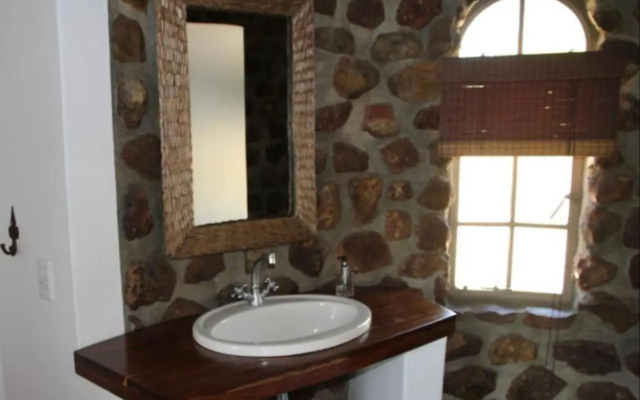 Mobola Lodge