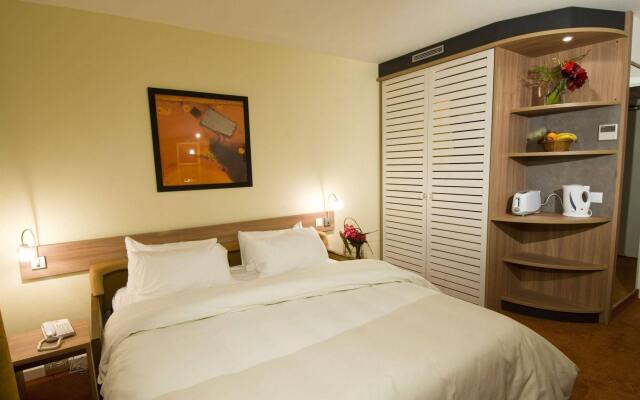 Canal suite Paris La Villette