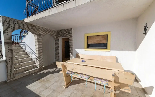 Apartment Eni