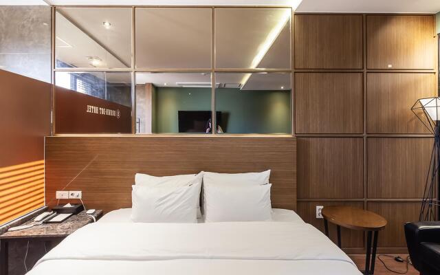 Brown Dot Hotel Beomil