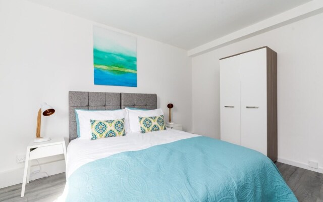 NEW Fantastic 4BD House Well Connected to City!