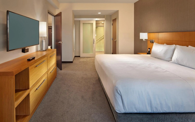 Hyatt Place Warwick / Providence Airport