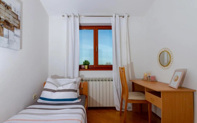 Apartment Mirjan
