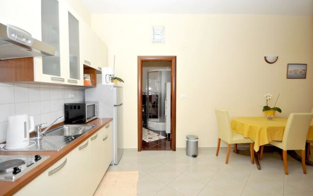 Apartments Roza