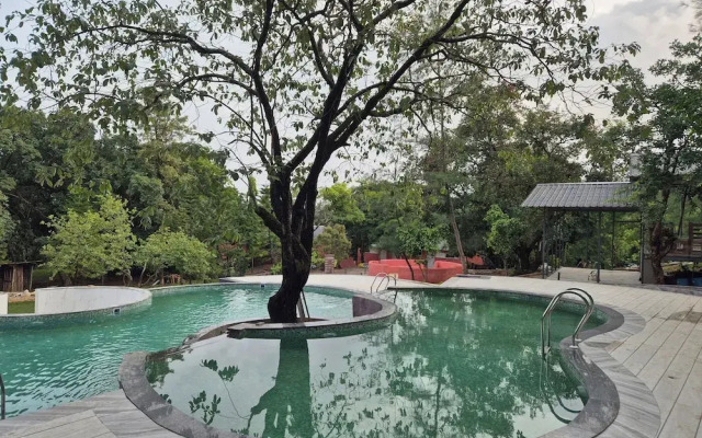 Citrus Prime Hill Queen Resort