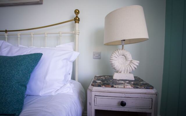 Lulworth Cove Inn