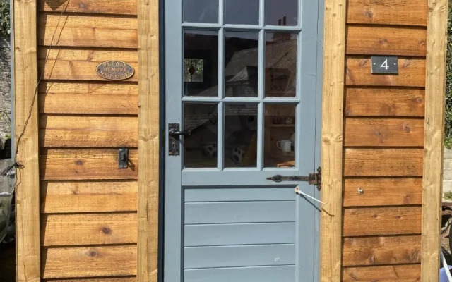 Shepherd's Hut at St Anne's - Costal Location