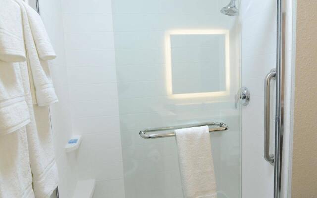 Holiday Inn Express & Suites Chicago North Shore - Niles by IHG