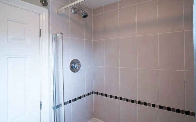 Lovely 4-bed House in Huntingdon