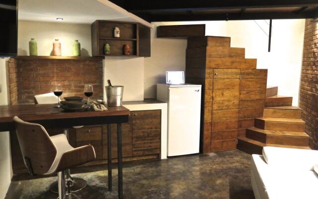 Lory House