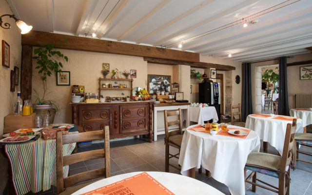 Logis Hôtel Le Lion d'Or