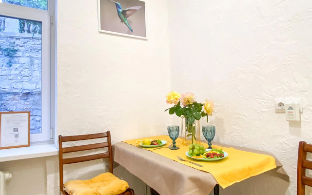 Apartamenty Scast'e zit' v centre Sevastopola na ul. Bol'saa Morskaa, d.41
