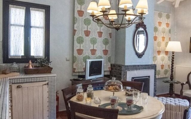 Ostra Menalon Luxury Suites