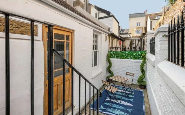 Brighton Courtyard boutique