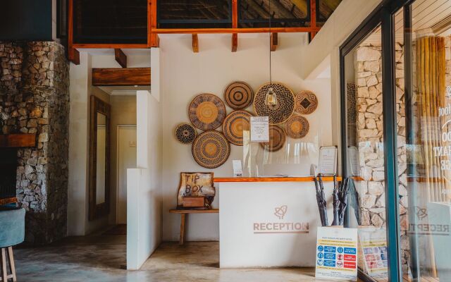 Barefoot Addo Elephant Lodge