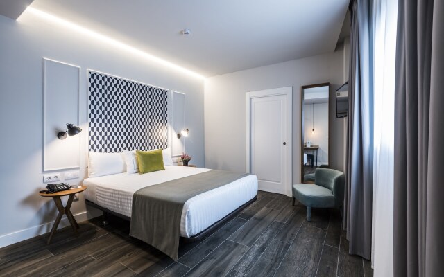Intelier Victoria Hotel