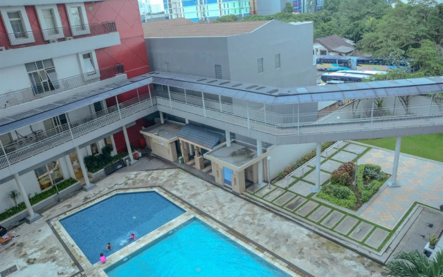 Apt 1 BR Gardenia Boulevard w Swim Pool