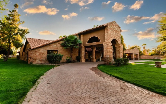 Scottsdale Cottonwoods Resort & Suites