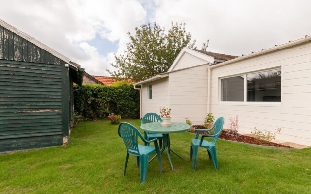 Quaint Holiday Home in Tracy sur Mer near Seabeach