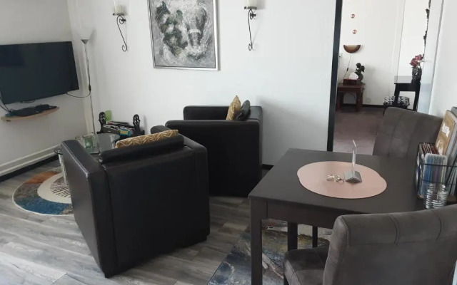 B & B D N Engel