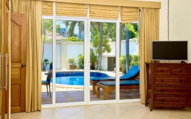 Golden Villa by Fantasea Beach