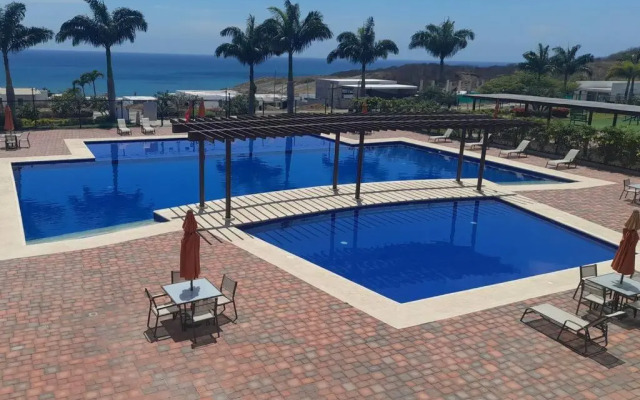 Espectacular casa grande vacacional en Manta!