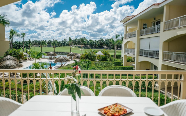 New Apartment Sueno pool area private Beach guard