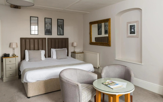 Royal Hotel